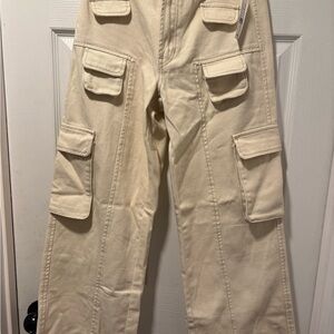 Woman’s tan cargo pants